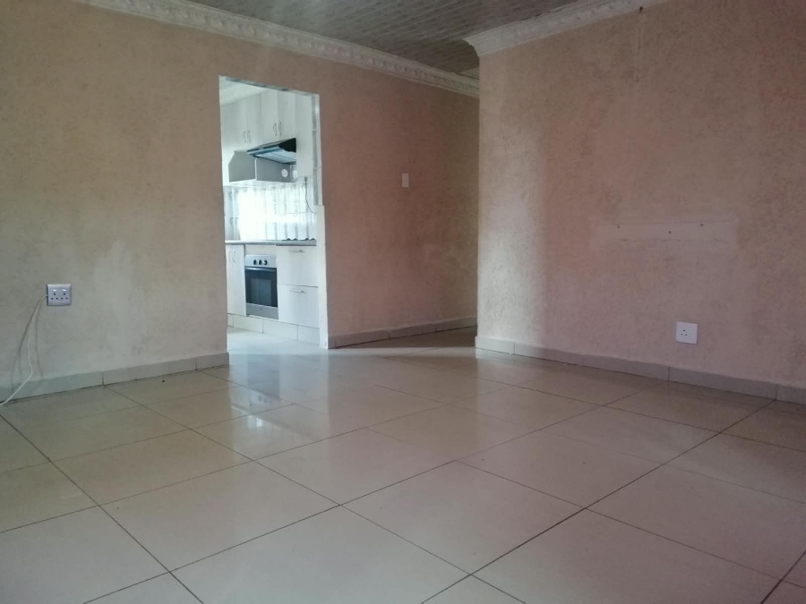 To Let 5 Bedroom Property for Rent in Tlhabane North West